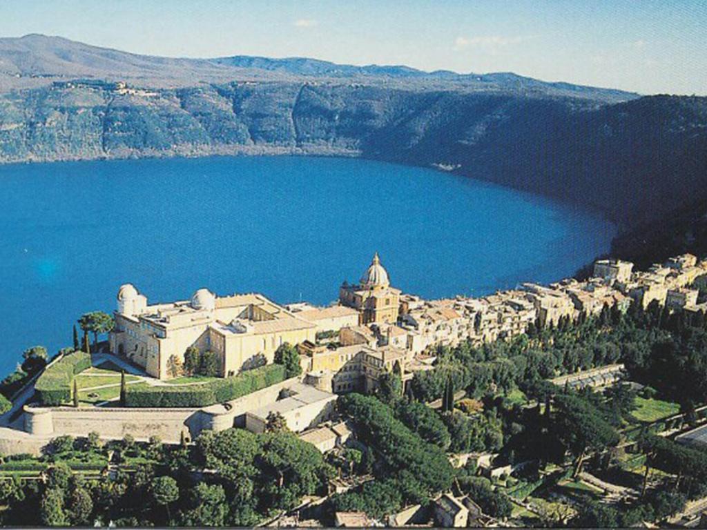 Roma E Palazzo Pontificio Di Castel Gandolfo-Vaticano ภายนอก รูปภาพ